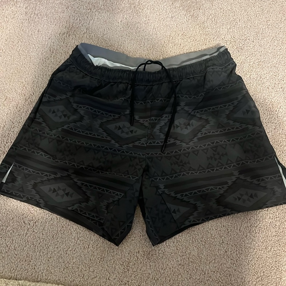 Chubbies 5.5in quest Shorts- no liner